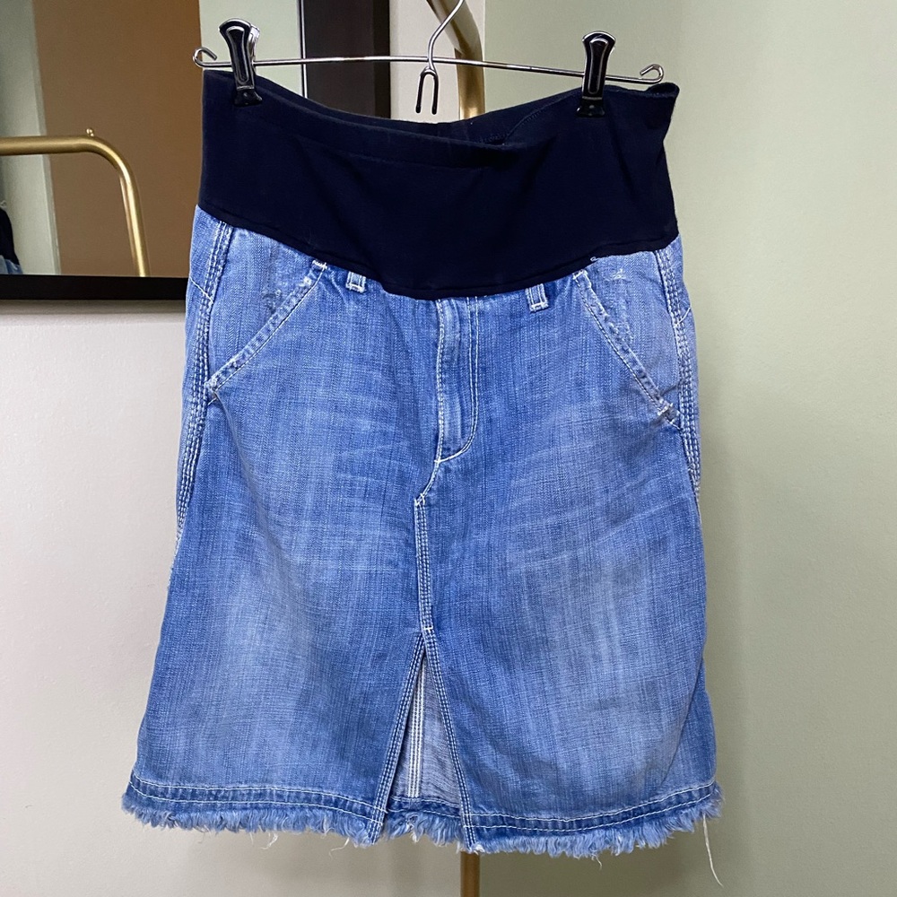 A Pea In The Pod Maternity Skirt